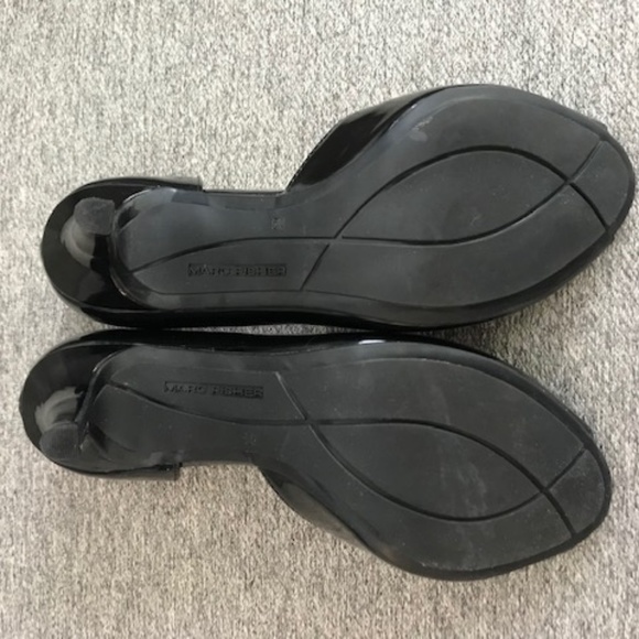 Marc Fisher Black Classic Heels Size 5 - Picture 4 of 7